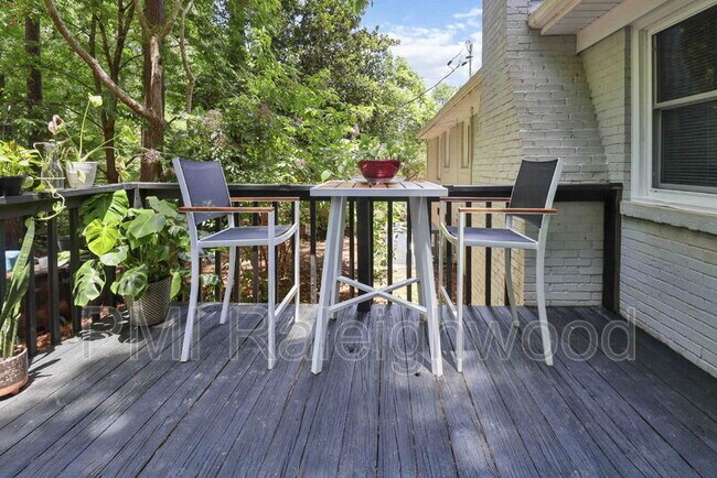Building Photo - 5017 Gatewood Dr