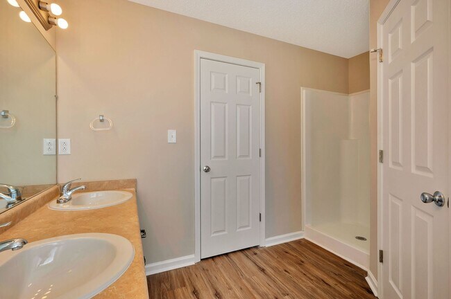 Building Photo - Perfect Family Layout with Office & Large Fenced Backyard | $500 Move-In Incentive for 4/1/26 Mov...