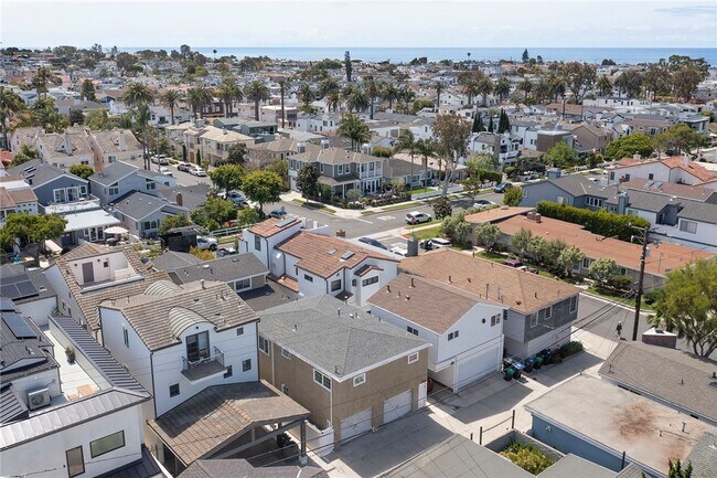 Building Photo - 705 Larkspur Ave