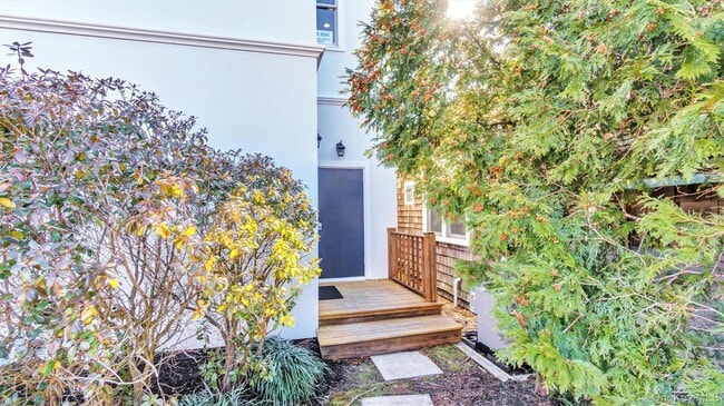 Building Photo - 148 Main St