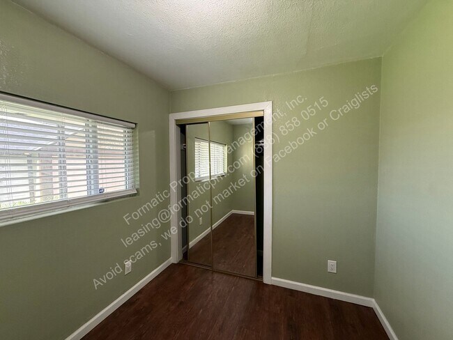 Building Photo - 1478 N Crescent Ave