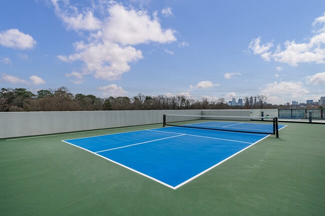 Building Photo - 2425 Peachtree Rd NE