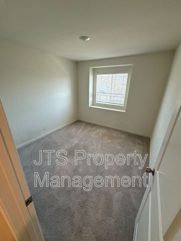 Building Photo - 3835 Sunsetparke Way