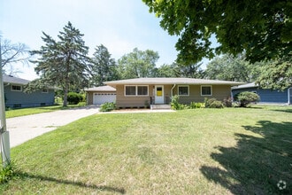 Building Photo - 10130 Fremont Ave S