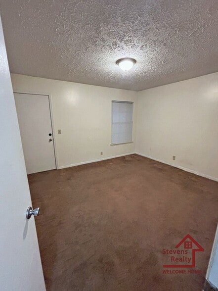 Building Photo - 111 Bybee Dr