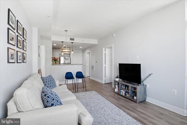 Building Photo - 3600 S Glebe Rd