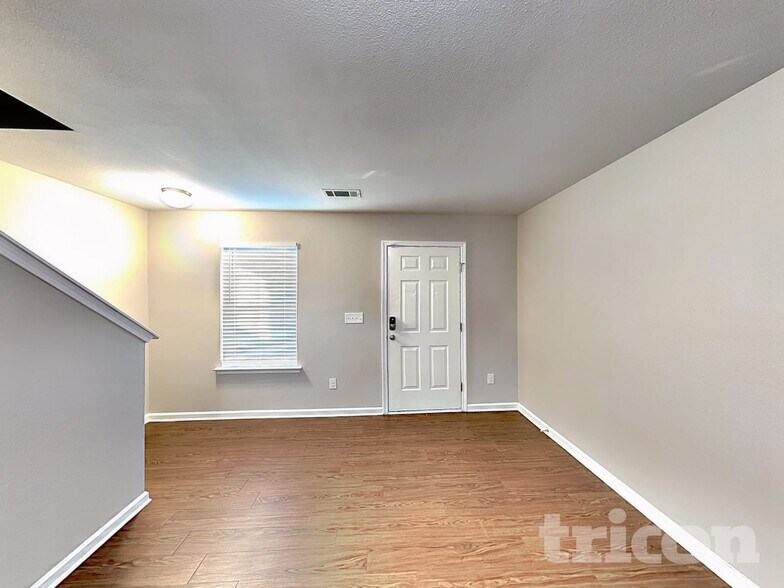 Building Photo - 2640 Cider Ridge Rd