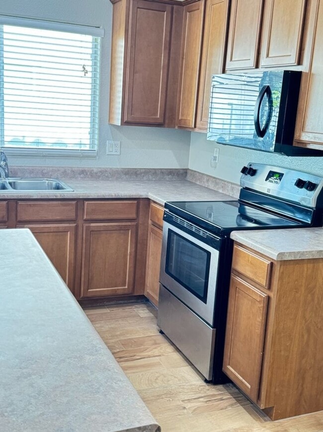 Building Photo - Chandler 4 bed 2 bath