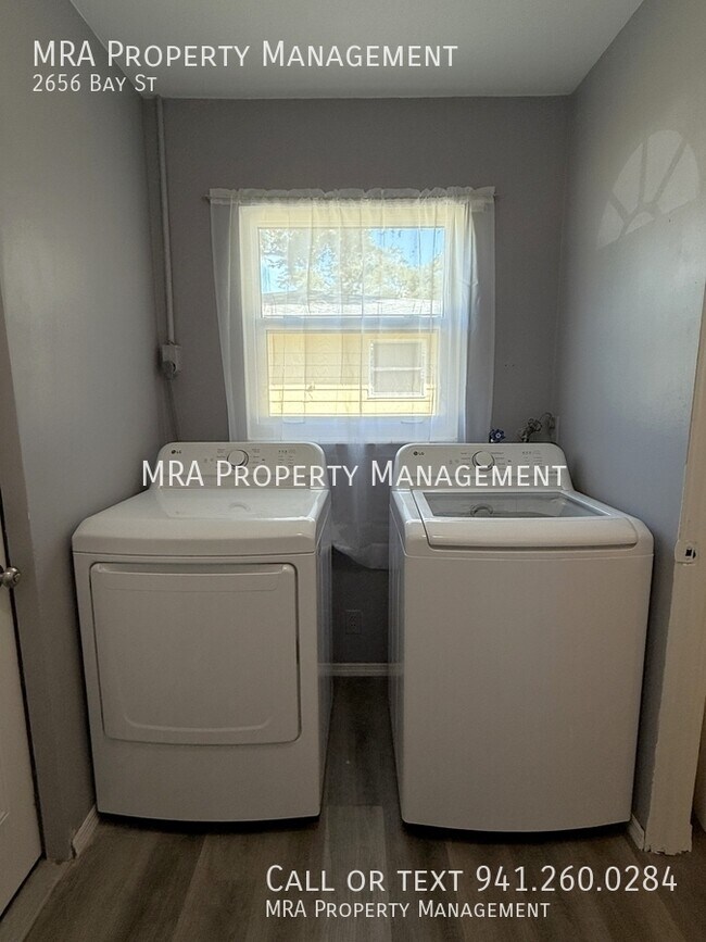 Building Photo - 2656 Bay St