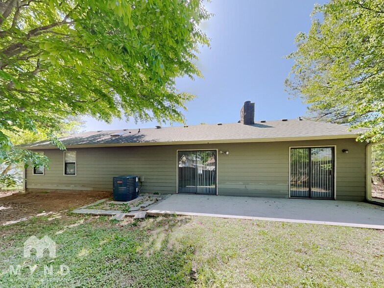 Building Photo - 7225 Little Fawn Pkwy