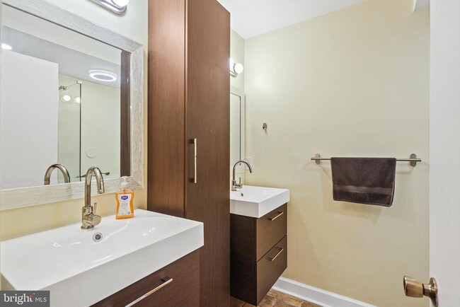 Building Photo - 2 Bailiffs Ct