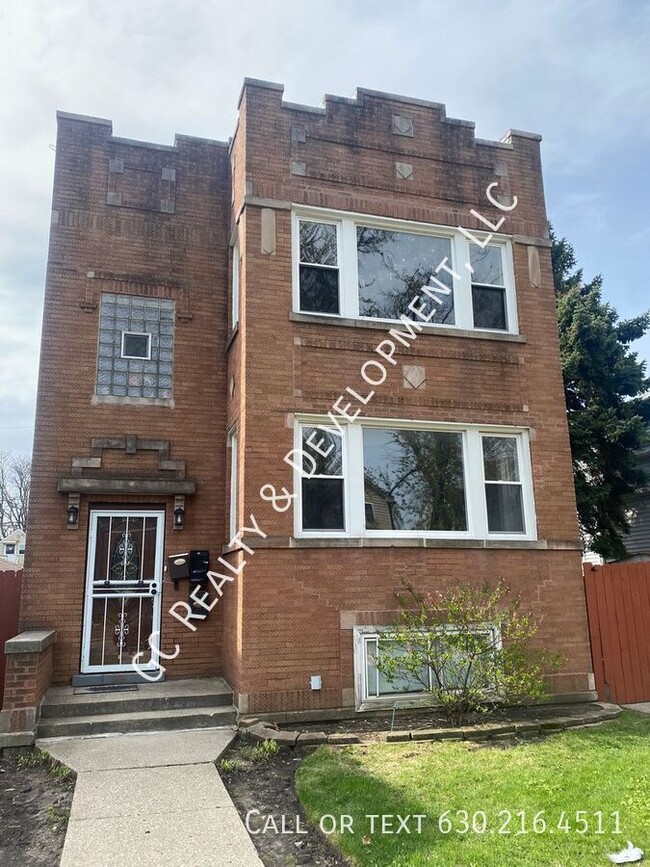 Primary Photo - 4733 W Grace St