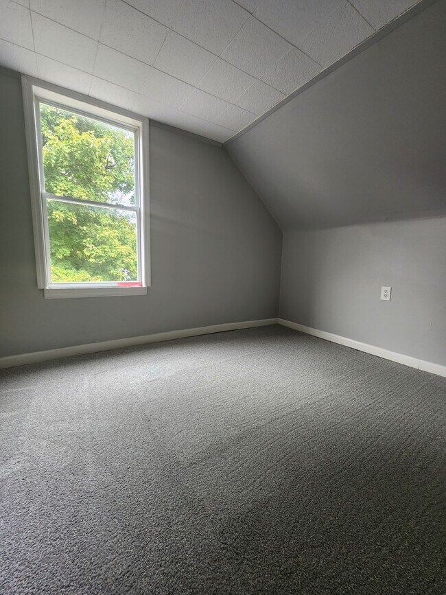 Building Photo - Newly Renovated Columbus Gem with Bright Sunroom and Large Fenced Yard