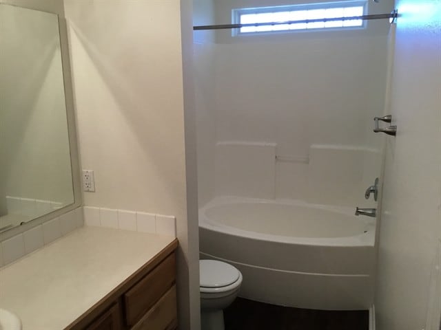 Building Photo - 410 S Saddlerock Ave