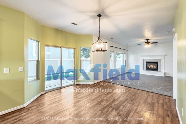 Building Photo - Lehi 4 BD 2.5 BA 2 GA - Fenced Yard