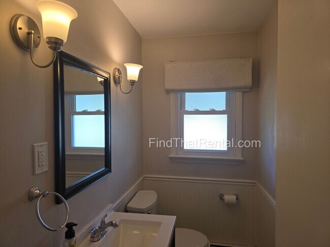 Building Photo - Available Immediately! Pet friendly, 2 car...
