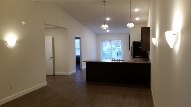 Building Photo - 5187 Westgate Dr
