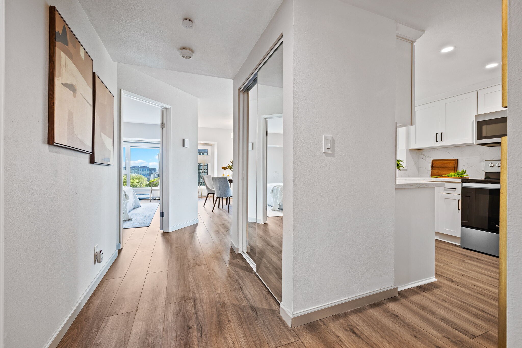 Building Photo - 121 Vine St