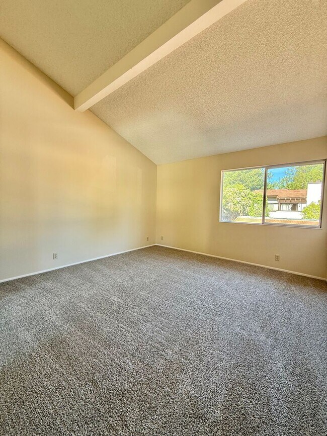 Building Photo - 2BD/2BA Condo in Gated Community | Private Balcony | Updated Interior - Santa Clara