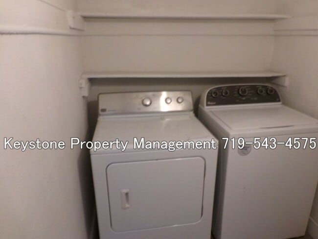 Building Photo - South- side Apartment  1 Bedroom/1 Bath  $775/$775 washer/dryer included