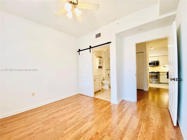 Building Photo - 1103 Myrtlewood Cir E