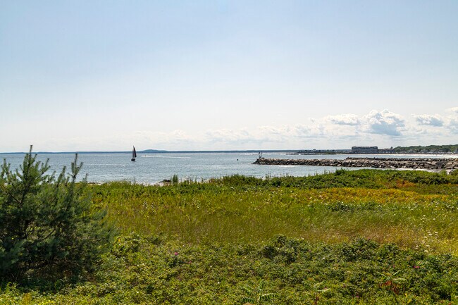 Building Photo - 9 Arlington Ave