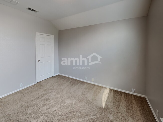 Building Photo - 646 Spanish Oak Ct