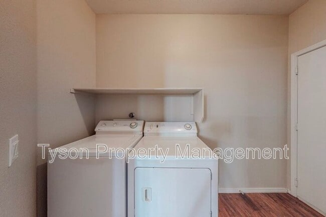 Building Photo - 10932 Hanalei Ave NE