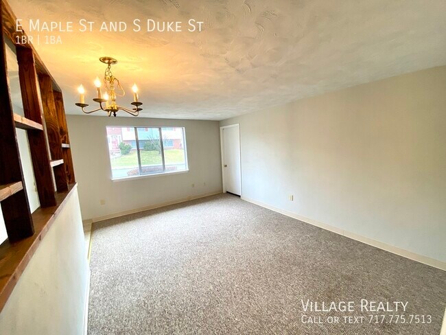 Building Photo - 505 E Maple St