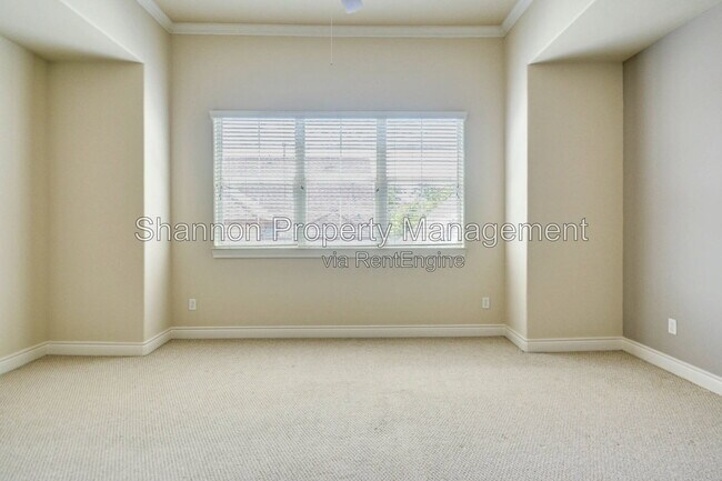 Building Photo - 2731 Sherwin St
