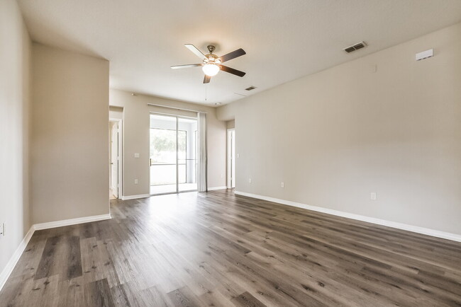 Building Photo - 5755 Coquyt Dr