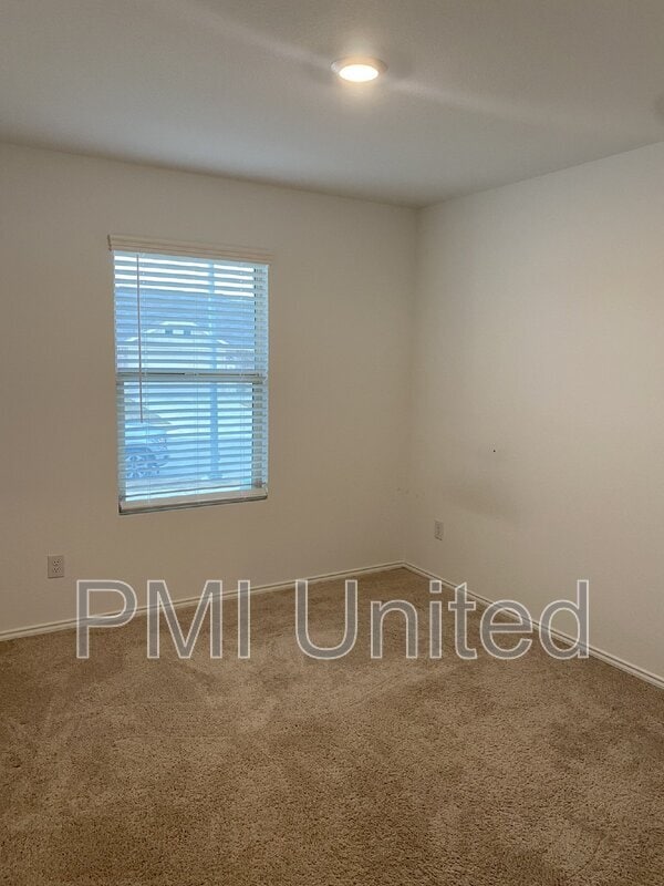 Building Photo - 325 Pueblo Bonito Trl