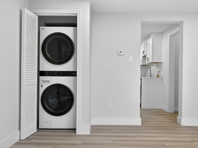 Building Photo - 469 Medford St