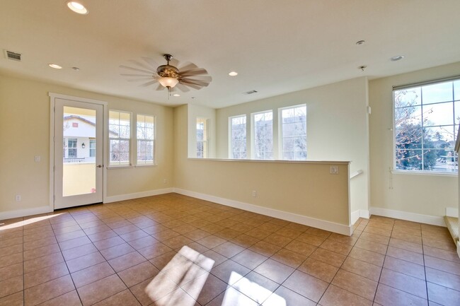 Building Photo - 3-Bed, 3-Bath Home in Sunnyvale near Seven...