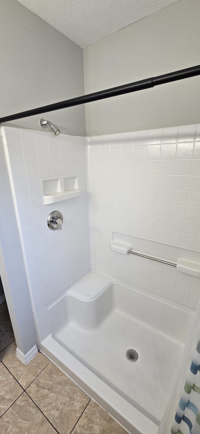 Building Photo - 607 Escondido Ct