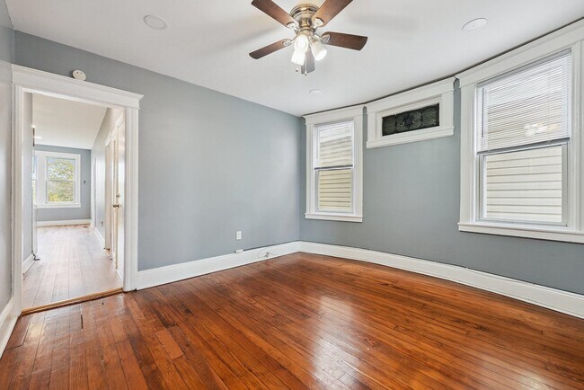 Building Photo - 41 E 48th St