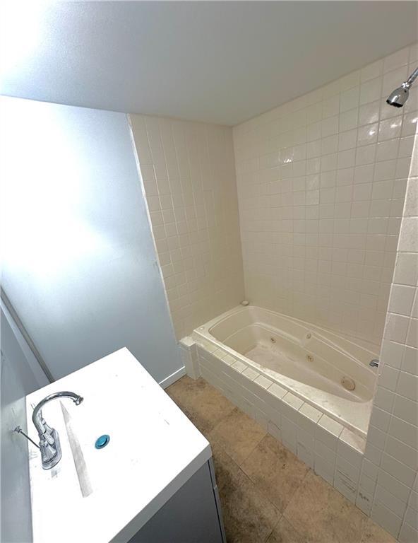Building Photo - 47 Laval St