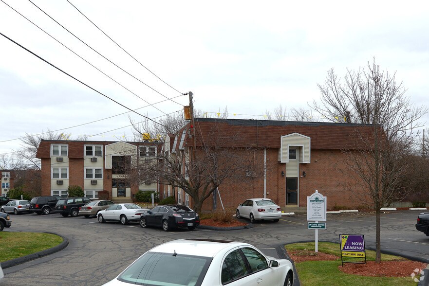 Hillside Terrace North Providence, RI Apartment Finder