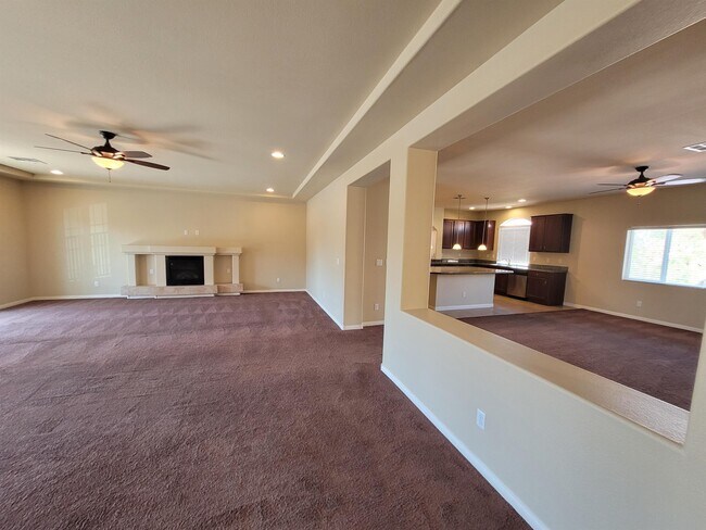 Building Photo - 6386 Tomahawk Mill Ct