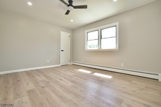 Building Photo - 467 Hobson Ave
