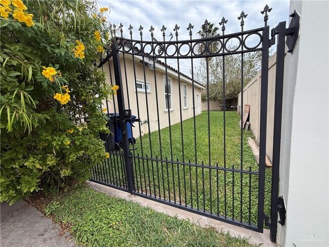 Building Photo - 31 N 5th St