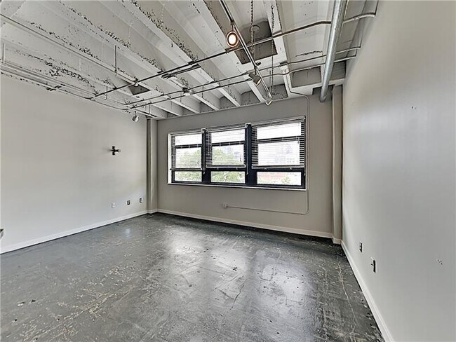 Building Photo - 878 Peachtree St NE