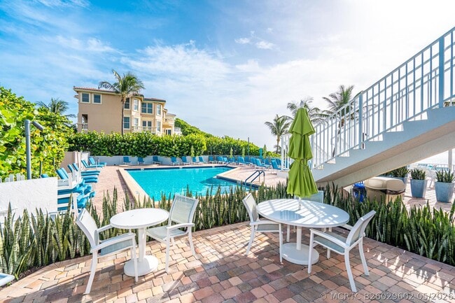 Building Photo - 4750 S Ocean Blvd