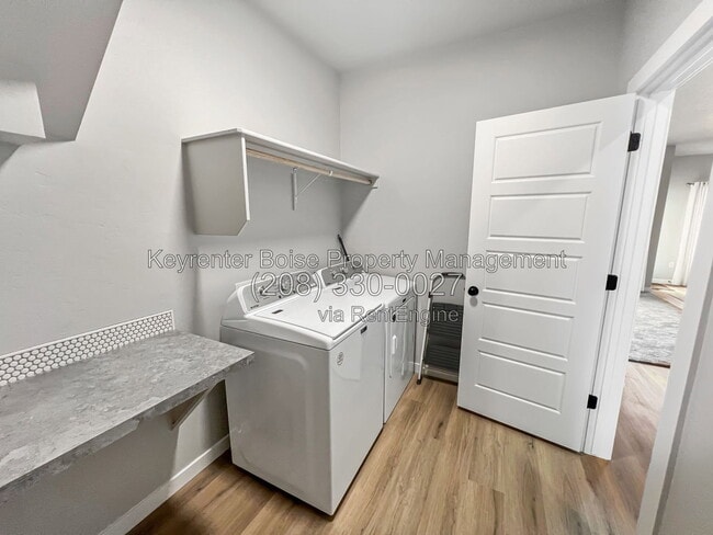 Building Photo - 5904 W Aegean Dr