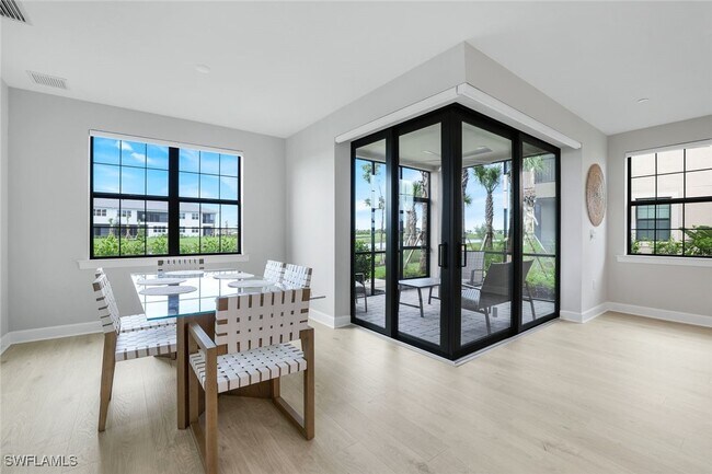 Building Photo - 15336 Lucerna St