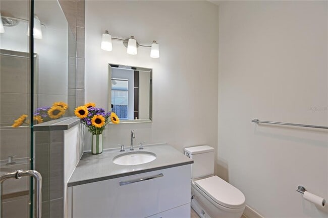 Building Photo - 221 Cosmopolitan Ct