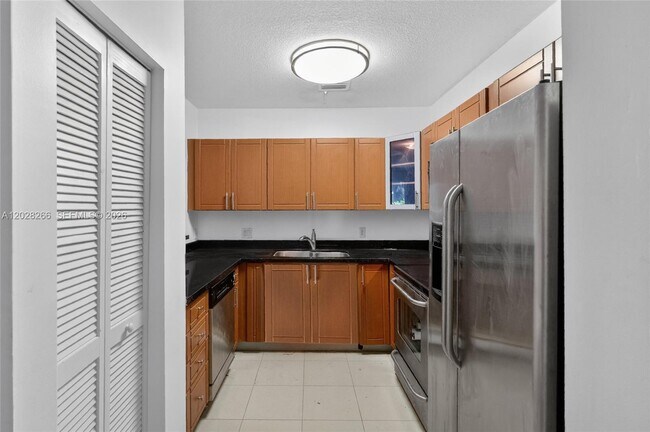 Building Photo - 652 NE 63rd St