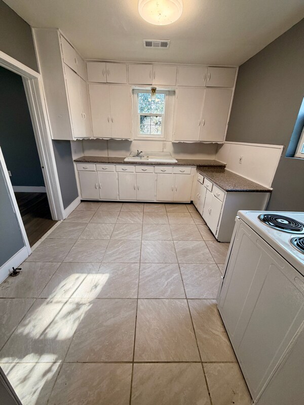 Building Photo - 120 W 18th St