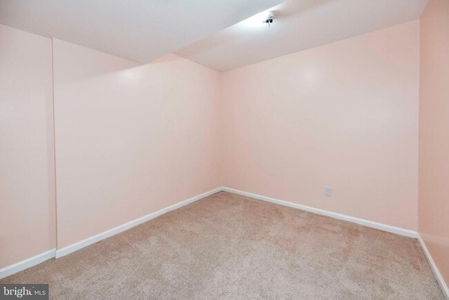 Building Photo - 261 Gundry Dr