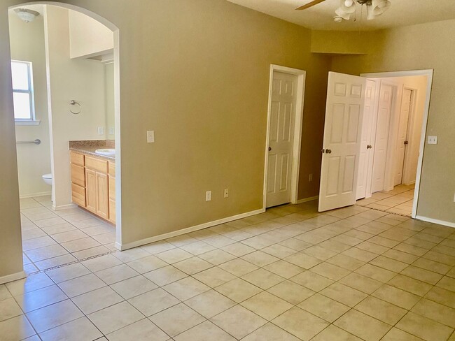 Building Photo - 5548 Patagonia Dr